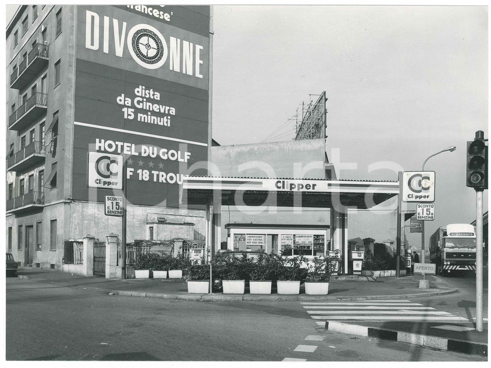 Fotografia d epoca originale 1975 MILANO Viale Certosa 228/ Piazzale ai Laghi  Benzinaio CLIPPER Foto 1 1