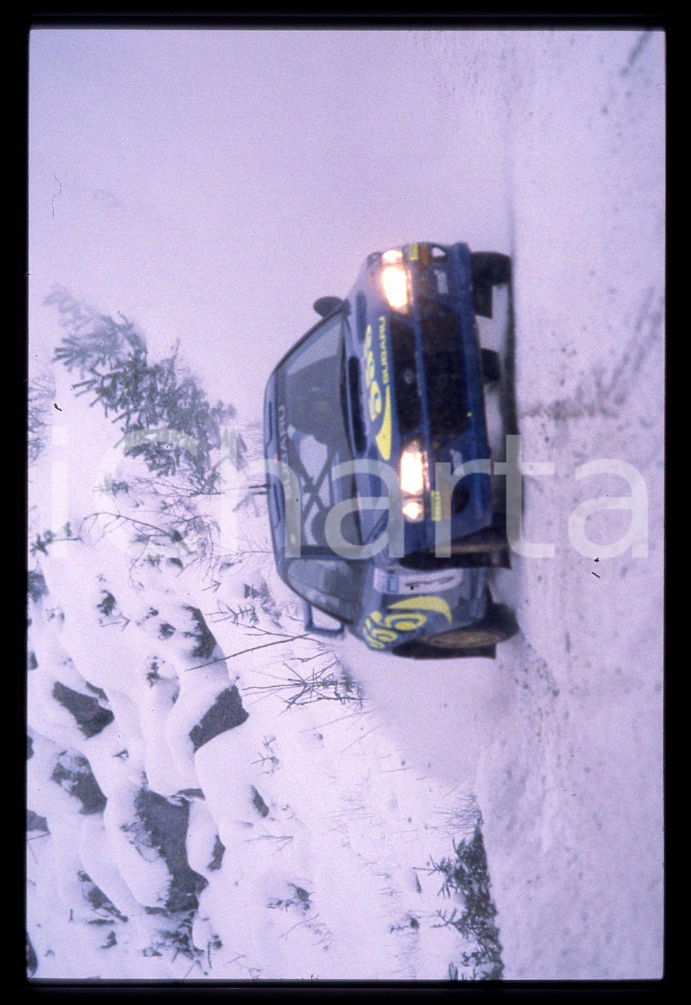 SUBARU IMPREZA S5 WRC '97 - WRC SWEDISH RALLY 1998 35 mm vintage slide 4 Diapositiva d'epoca, in formato 35 mm.CONDIZIONI: GOODE' severamente vietata la riproduzione. Tutti i diritti sono riservati.Nella diapositiva ICharta mette in vendita, sul negozio eBay e in esclusiva sul sito "icharta" il proprio archivio composto da numerose diapositive e negativi fotografici d'epoca, tutti originali e autentici, che attraversano la storia del costume italiano tra gli la fine degli anni Sessanta e Novanta.Si tratta di uno sguardo inedito sull'attualità , la politica, la vita quotidiana, il gossip e la cultura, che fotografa il cambiamento della nazione in quest'ultimo scorcio del XX secolo. Un'occasione unica per il mercato del collezionismo, che vede finalmente disponibile un archivio eccezionale per vastità , tematiche e condizioni, in un settore (il negativo fotografico e la diapositiva) di assoluta novità  e dalle interessanti prospettive di investimento.  GOOD/buono   originale e autentica 1