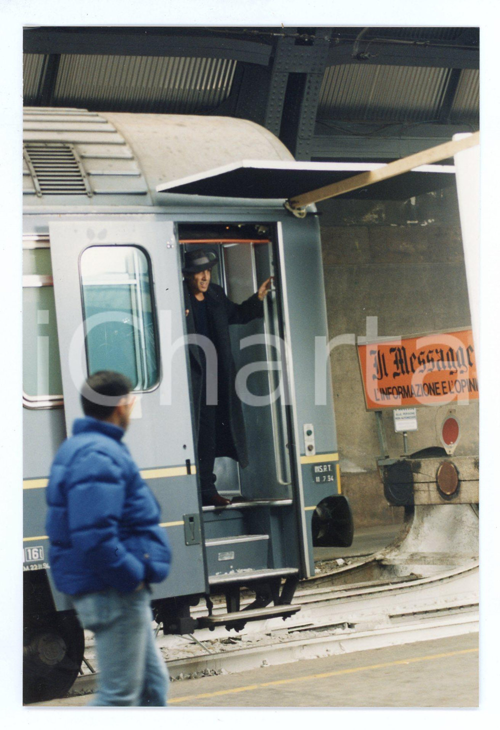 Fotografia d epoca originale 1994 FERROVIE DELLO STATO Adriano CELENTANO Backstage spot  Foto 15x10 cm 3 1