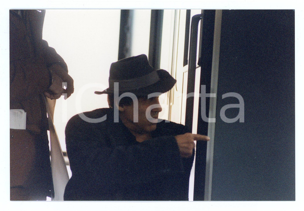 Fotografia d epoca originale 1994 FERROVIE DELLO STATO Adriano CELENTANO Backstage spot  Foto 15x10 cm 10 1