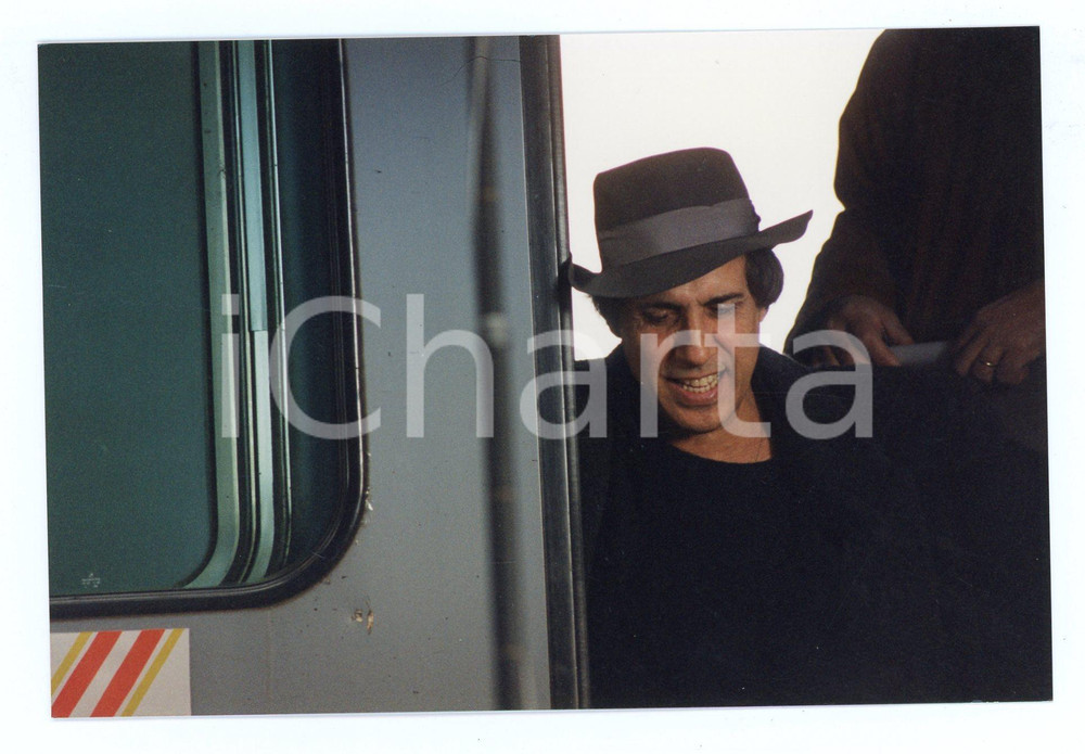 Fotografia d epoca originale 1994 FERROVIE DELLO STATO Adriano CELENTANO Backstage spot  Foto 15x10 cm 35 1