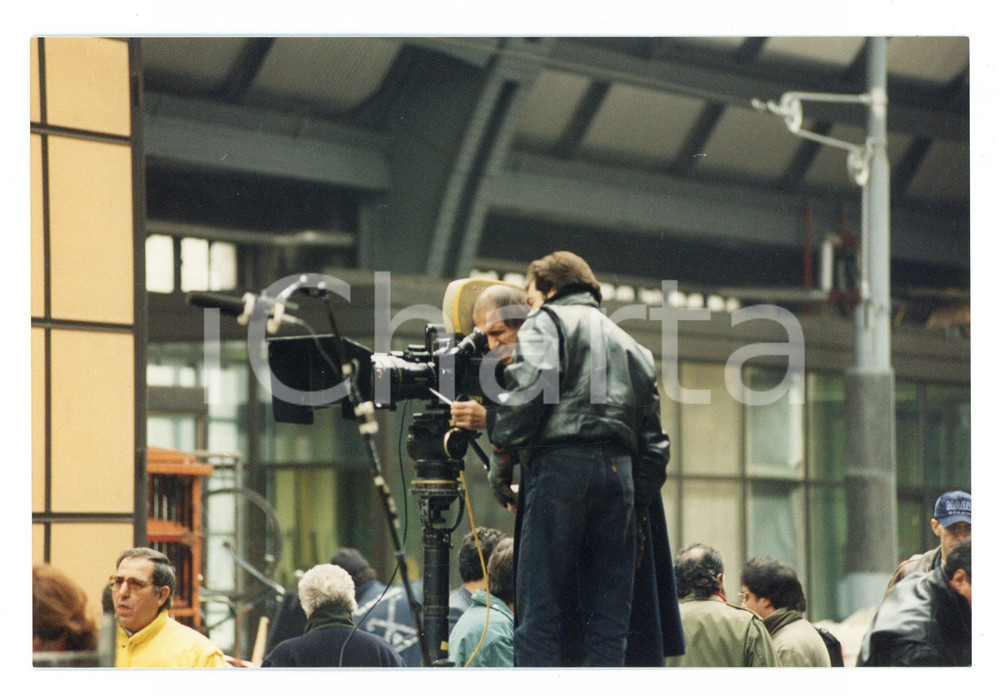 Fotografia d epoca originale 1994 FERROVIE DELLO STATO Adriano CELENTANO Backstage spot  Foto 15x10 cm 37 1