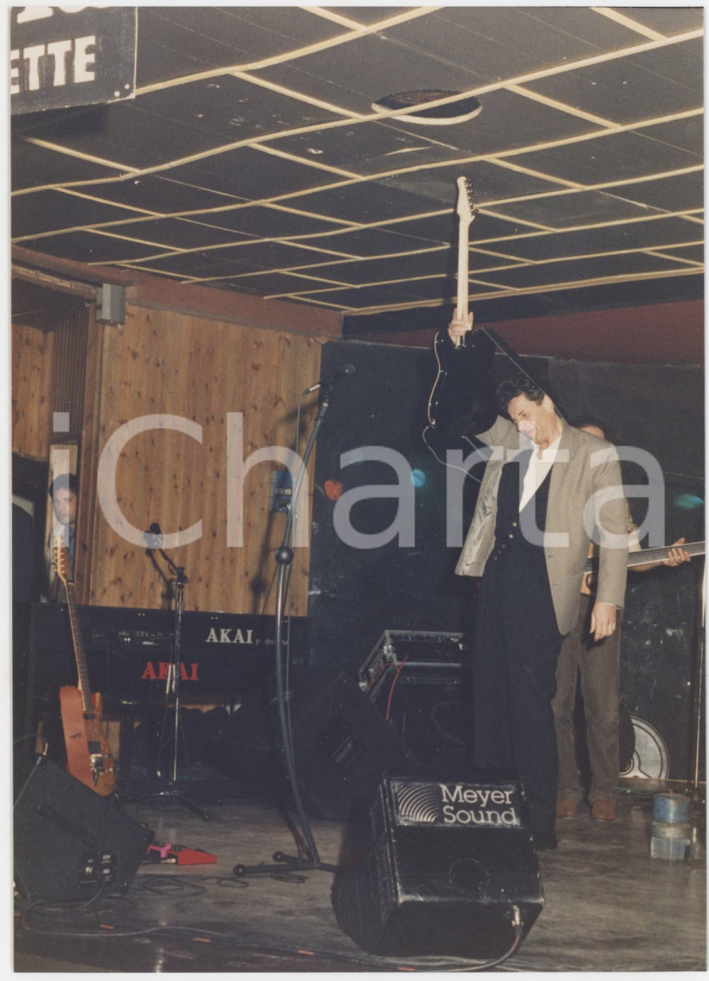 Fotografia d epoca originale 1985 ca LA BUSSOLA DI FOCETTE Claudio BAGLIONI in concerto  Foto 12x17 cm 1 1