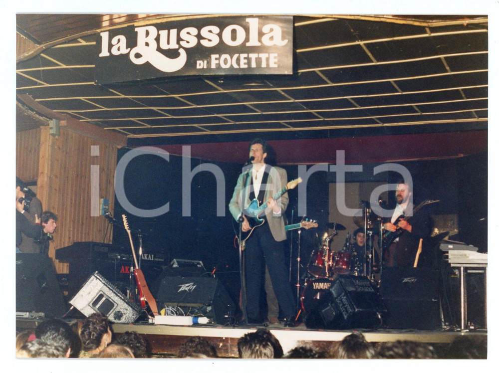 Fotografia d epoca originale 1985 ca LA BUSSOLA DI FOCETTE Claudio BAGLIONI in concerto  Foto 17x12 cm 3 1