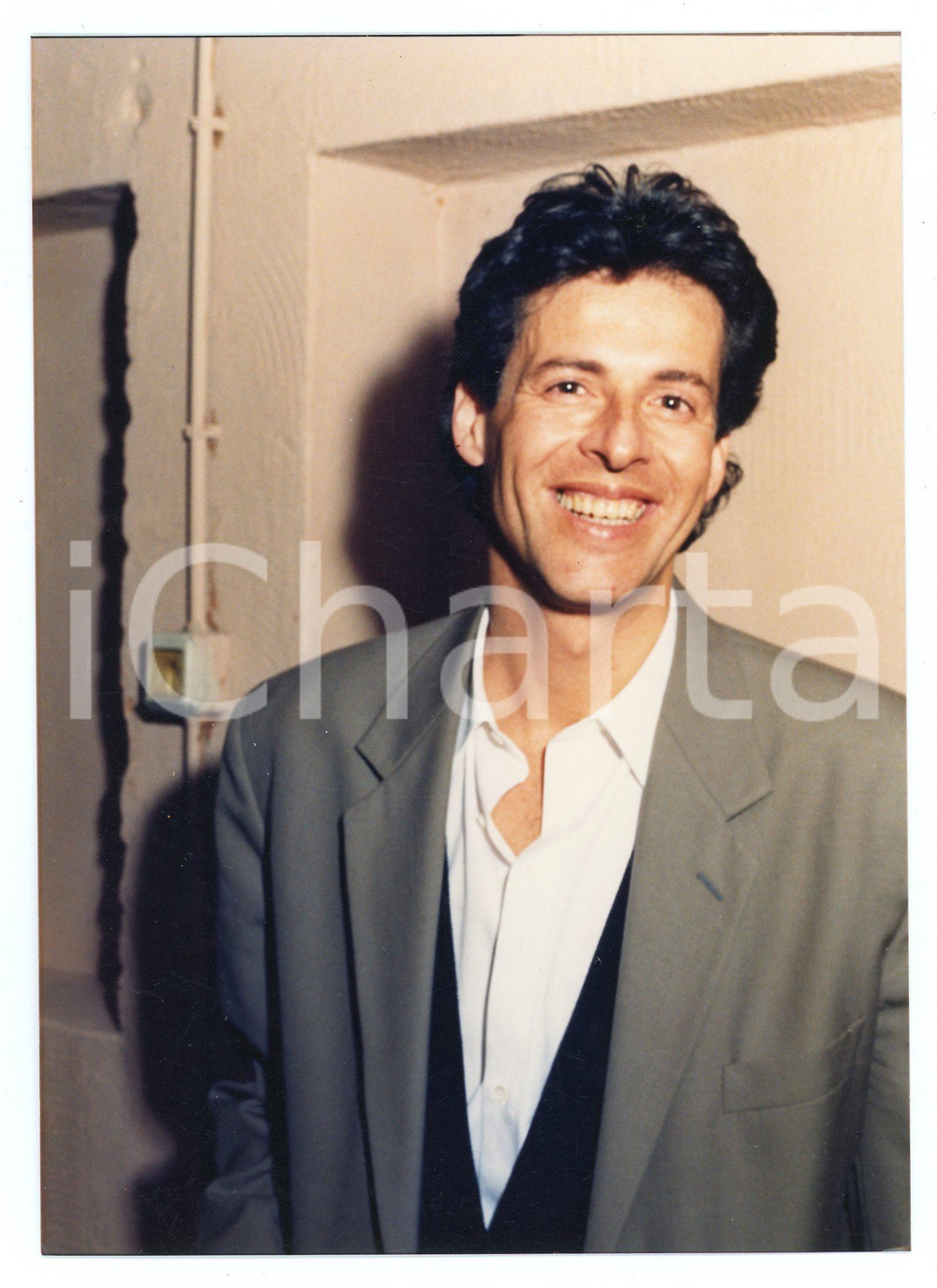 Fotografia d epoca originale 1985 ca LA BUSSOLA DI FOCETTE Claudio BAGLIONI in concerto  Foto 12x17 cm 10 1