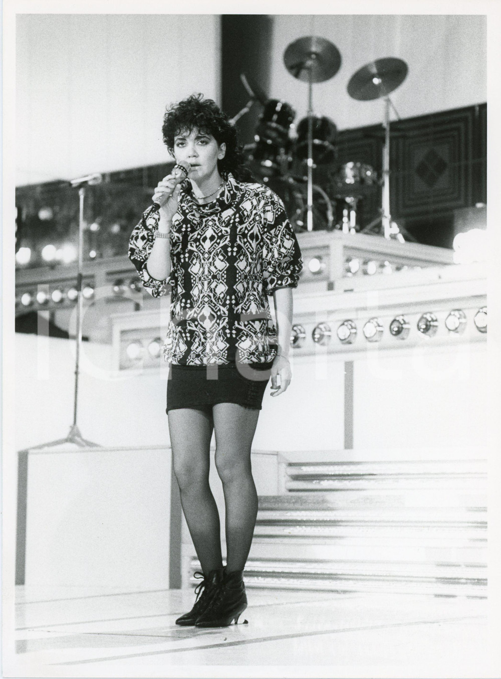 Fotografia d epoca originale 1985 ca ITALIA  MUSICA Marina FIORDALISO Ritratto  Foto 18x24 cm 2 1