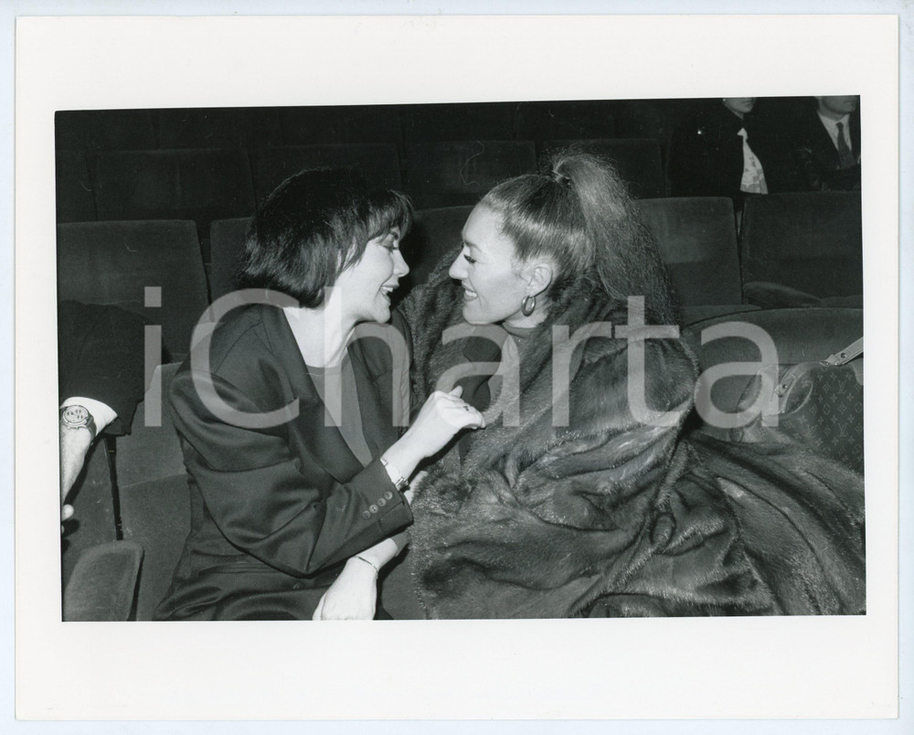 Fotografia d epoca originale 1985 ca ITALIA  MUSICA Marina FIORDALISO Carla CUTUGNO Foto 25x20 cm 1