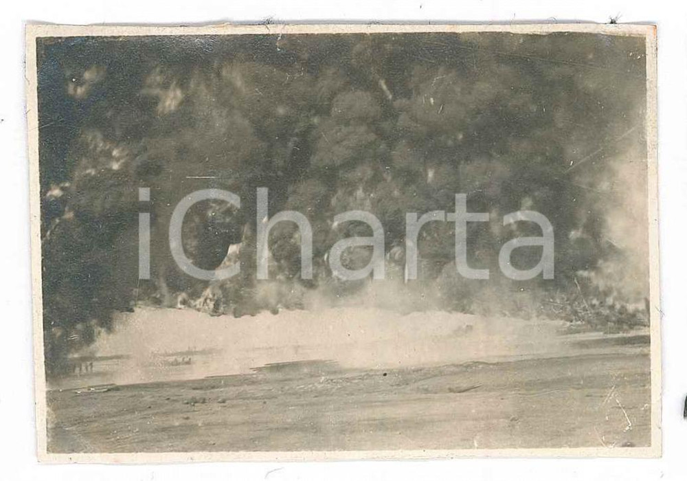 Fotografia d epoca originale 1918 ? WW1 ZONA DI GUERRA Azione italiana con lanciafiamme  Foto 8x6 cm 5 1