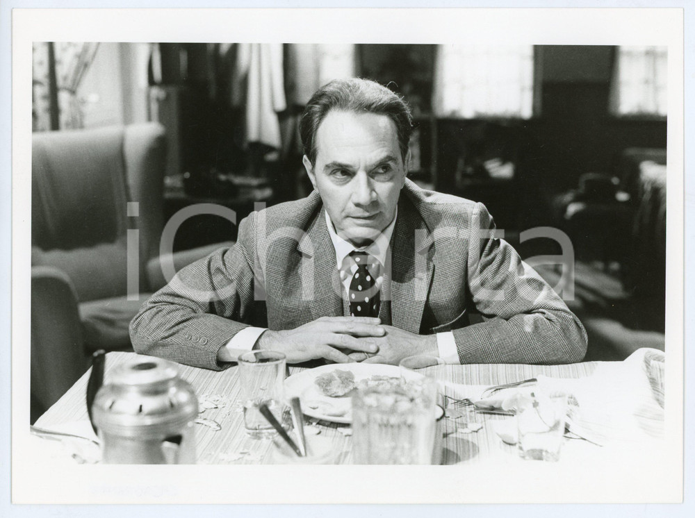 Fotografia d epoca originale 1985 RAI Un cappello pieno di pioggia  Antonio CASAGRANDE Foto 24x18 cm 1 1