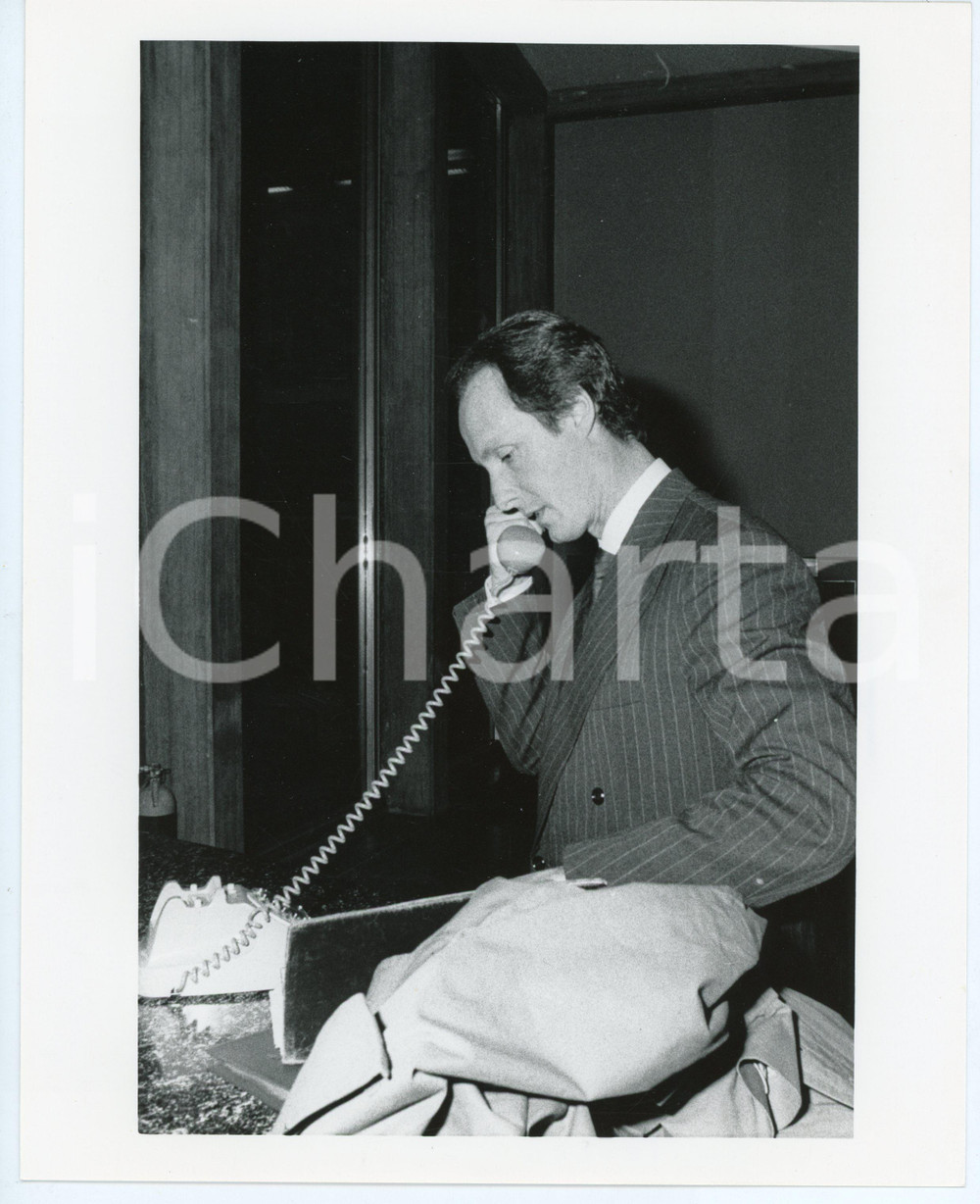 1985 ca ITALIA - COSTUME Jody VENDER al telefono - Foto 20x25 cm (1) Fotografia originale.  GOOD/buono  Formato: 25x20 cm originale e autentica 1