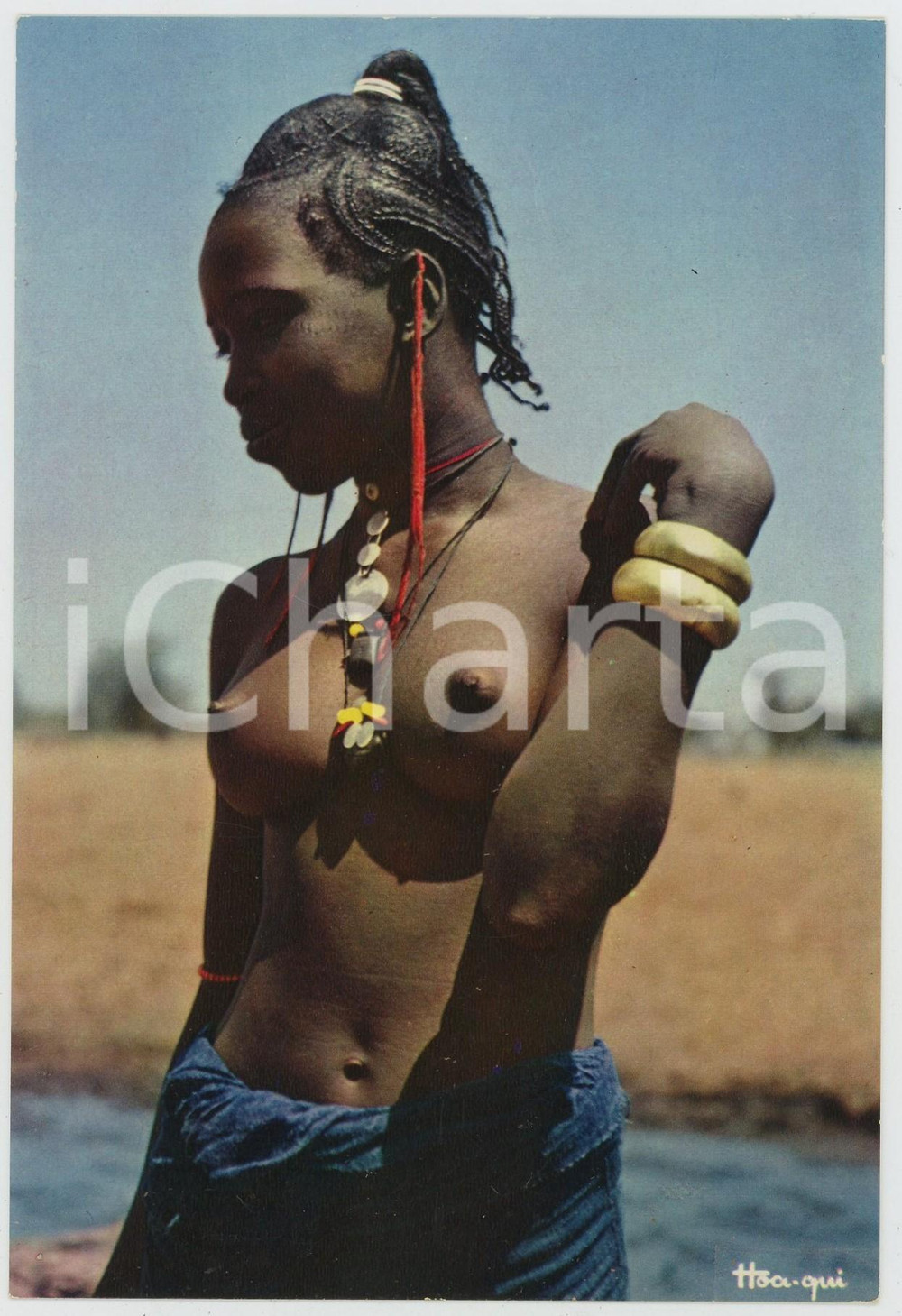 1970ca L'AFRIQUE EN COULEURS Belle africaine - NU ETHNIQUE - Carte postale  Cartolina postale d'epoca, non viaggiata.EDITORE: Editions Hoa-Qui, ParisCONDIZIONI: GFORMATO: FG    originale e autentica 1