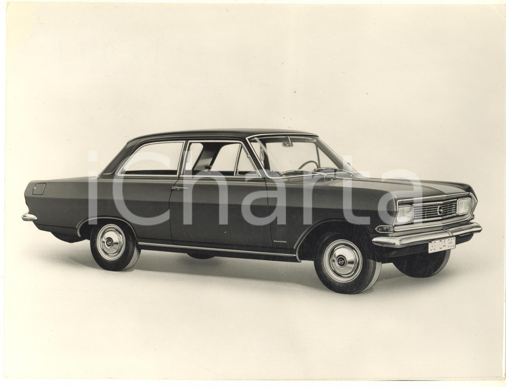 Fotografia d epoca originale 1965 AUTOMOBILISMO La nuova OPEL REKORD B Foto 24x18 cm 1