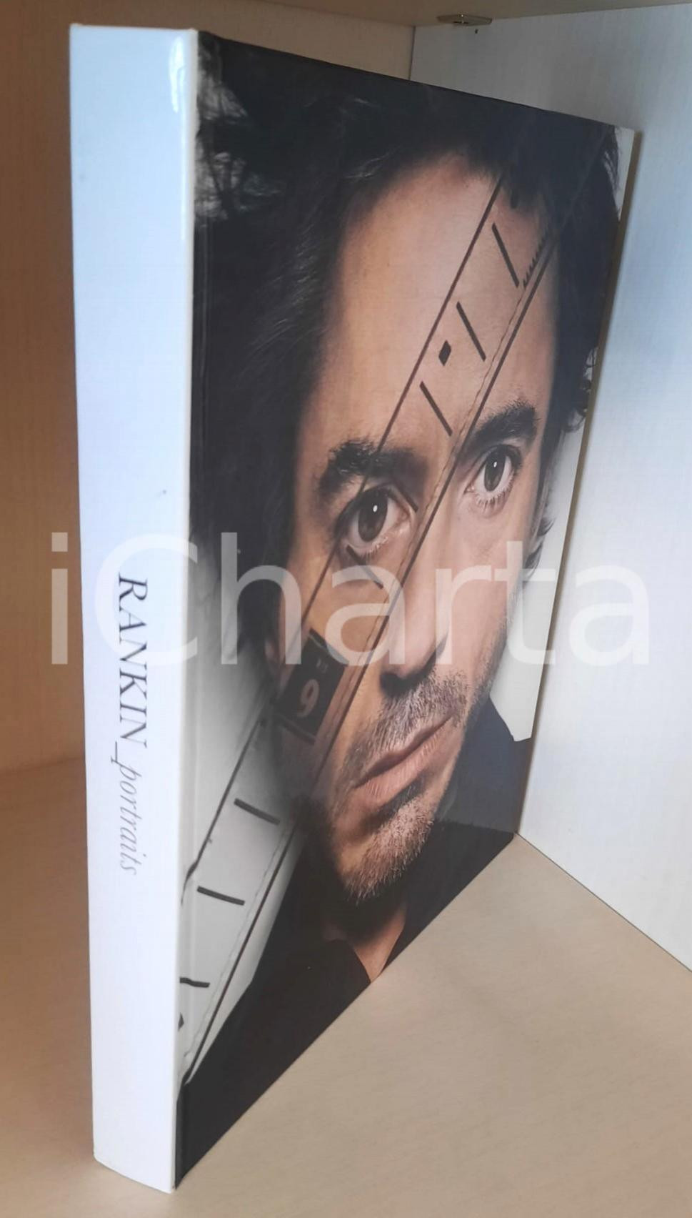 2010 PHOTOGRAPHY - RANKIN - Portraits *English edition Legatura cartonata rigida illustrata.Interamente illustrato a colori.PAGINE: 352EDITORE: London -  Rankin Photography GOOD/buono ma smussatura al dorso Formato: 26x32 cm originale e autentica 1