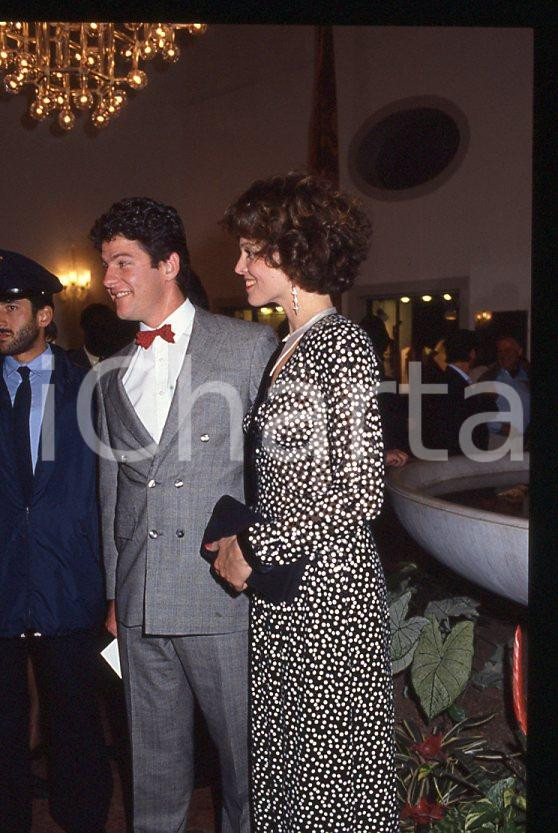 Fotografia d epoca originale 1986 Sigourney WEAVER Jim SIMPSON Festival VENEZIA 35 mm vintage slide 8 1