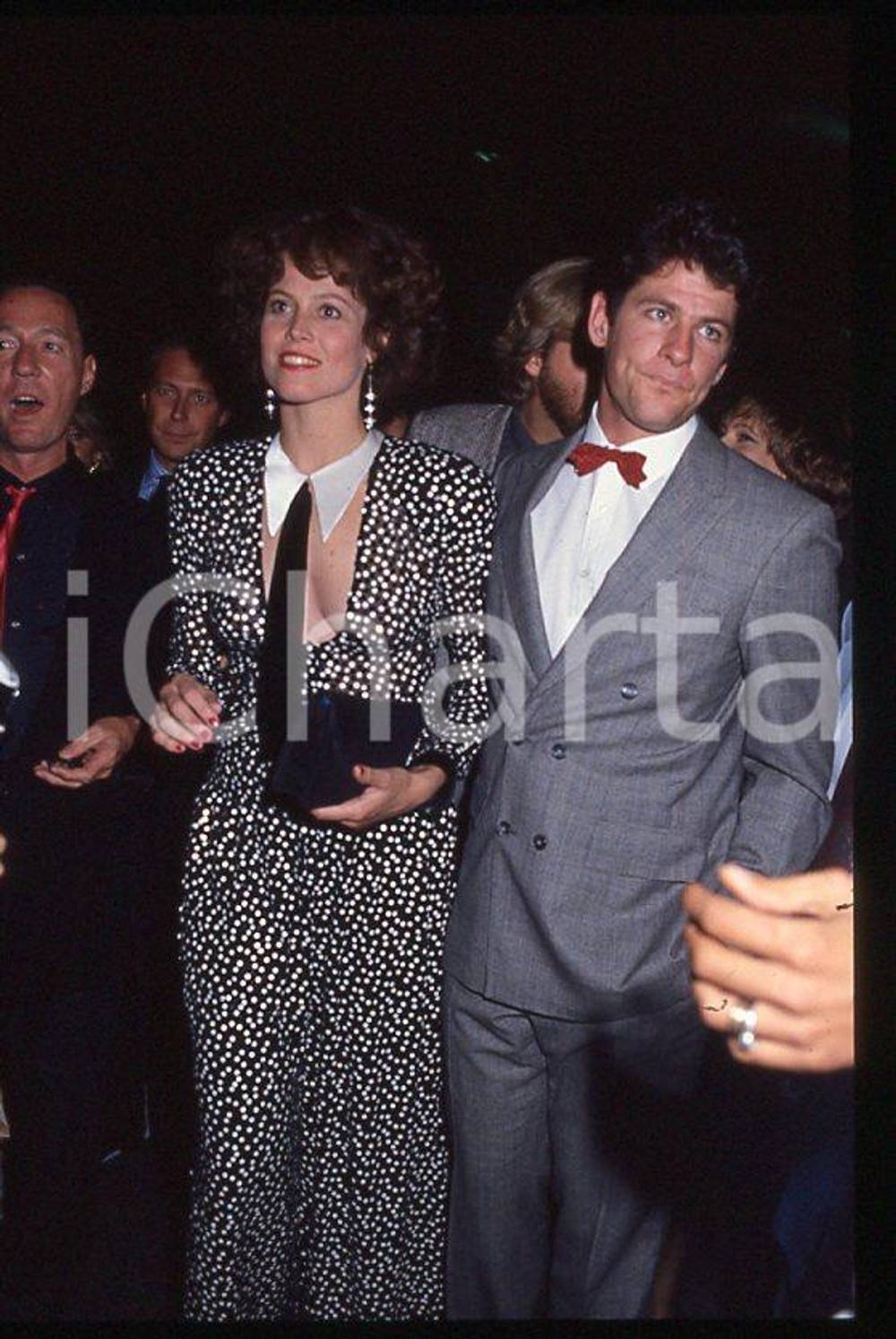 Fotografia d epoca originale 1986 Sigourney WEAVER Jim SIMPSON Festival VENEZIA 35 mm vintage slide 9 1