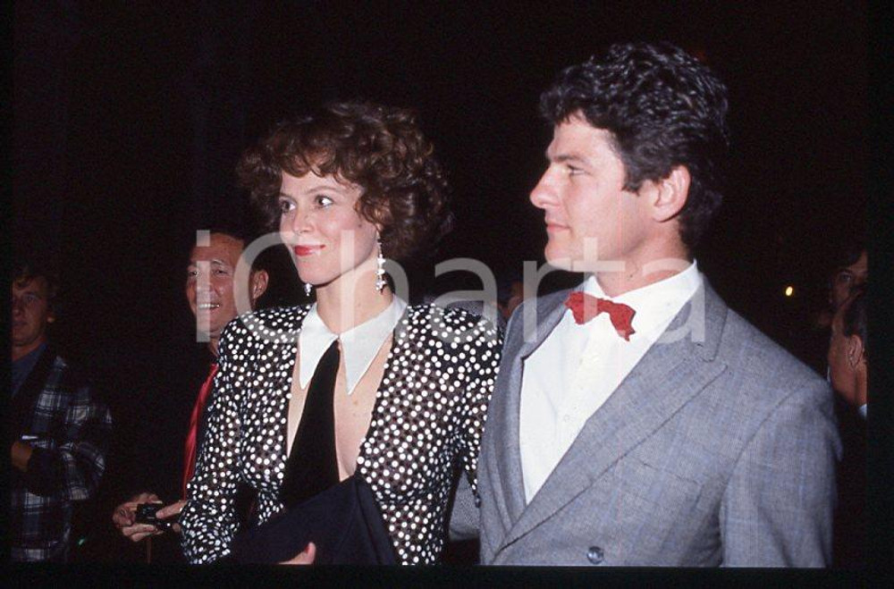 Fotografia d epoca originale 1986 Sigourney WEAVER Jim SIMPSON Festival VENEZIA 35 mm vintage slide 12 1