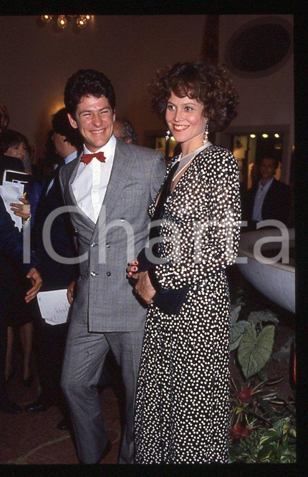 Fotografia d epoca originale 1986 Sigourney WEAVER Jim SIMPSON Festival VENEZIA 35 mm vintage slide 17 1