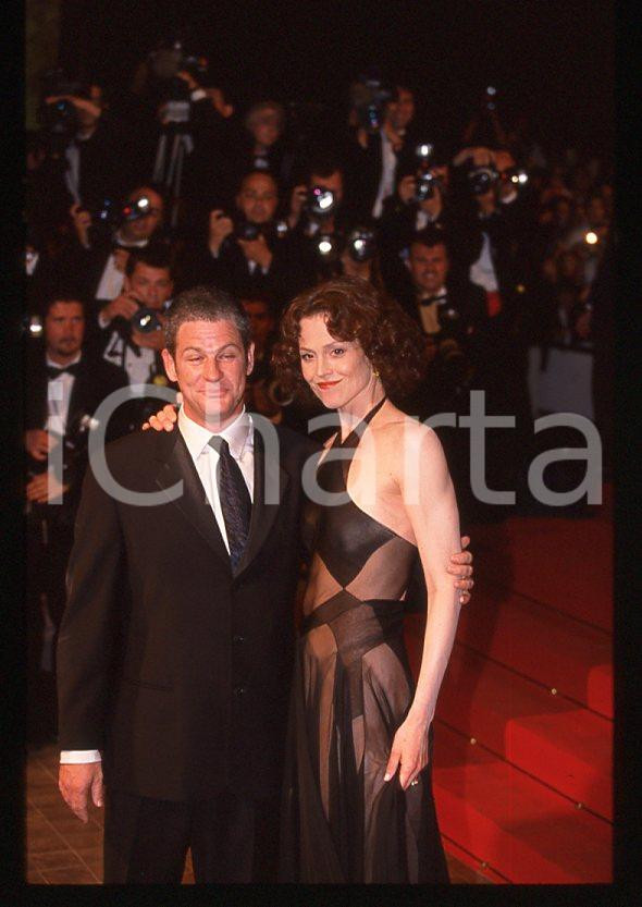 Fotografia d epoca originale 1985 ca Sigourney WEAVER Jim SIMPSON Festival di CANNES 35 mm vintage slide 4 1