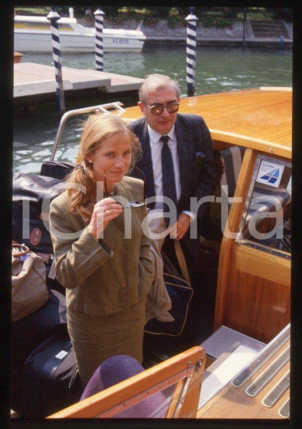 Fotografia d epoca originale 1985 ca Isabelle HUPPERT Claude CHABROL Mostra VENEZIA 35 mm vintage slide 1