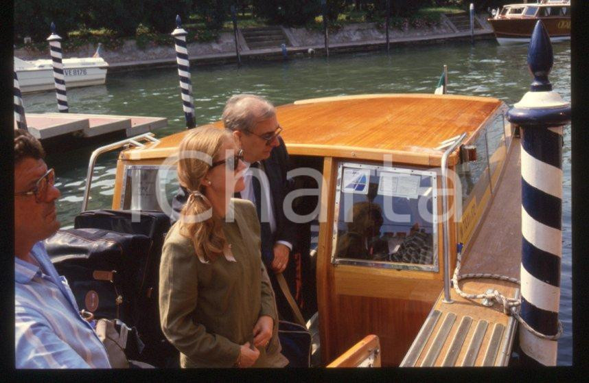 Fotografia d epoca originale 1985 ca Isabelle HUPPERT Claude CHABROL Mostra VENEZIA 35 mm vintage slide 2 1