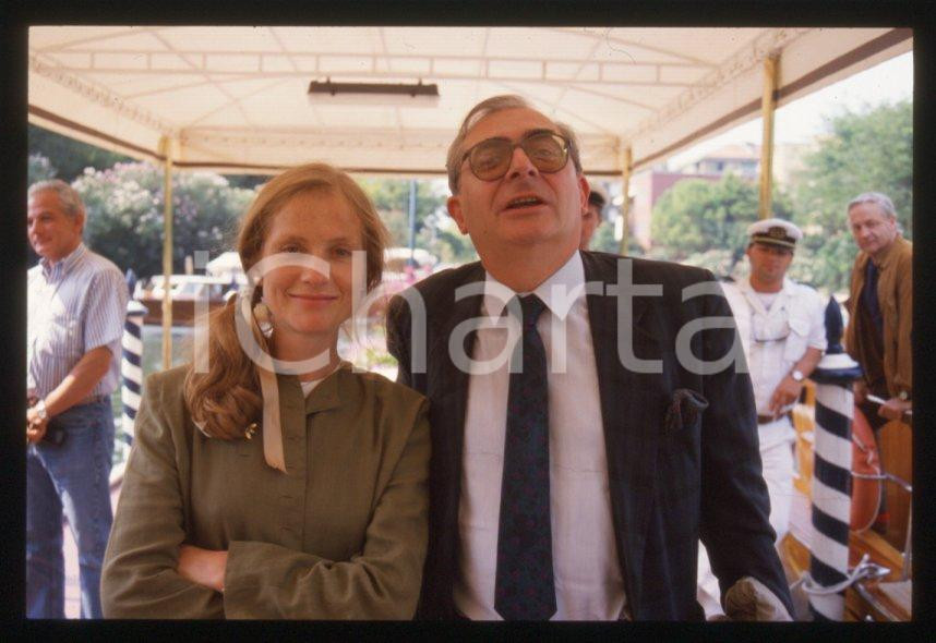 Fotografia d epoca originale 1985 ca Isabelle HUPPERT Claude CHABROL Mostra VENEZIA 35 mm vintage slide 5 1