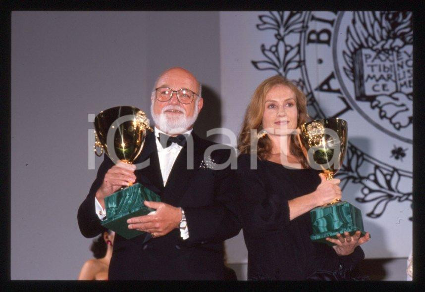 Fotografia d epoca originale 1985 ca Isabelle HUPPERT John SCHLESINGER Mostra VENEZIA 35 mm vintage slide 1 1