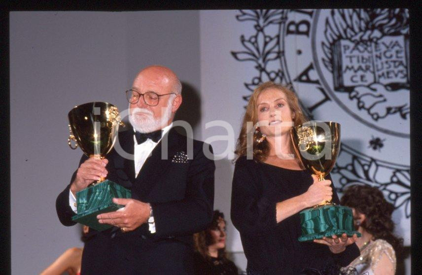 Fotografia d epoca originale 1985 ca Isabelle HUPPERT John SCHLESINGER Mostra VENEZIA 35 mm vintage slide 4 1