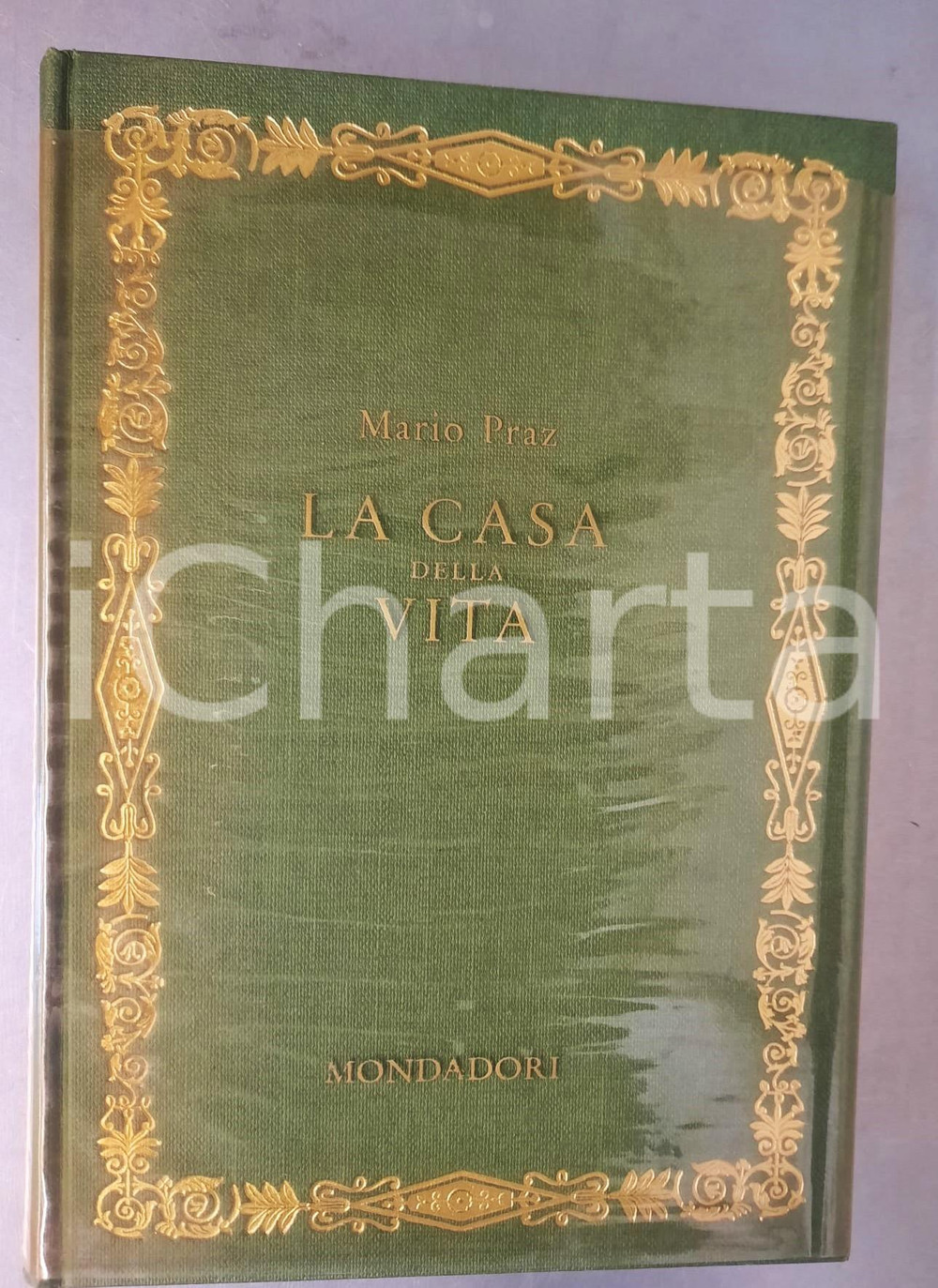 1958 Mario PRAZ La casa della vita *MONDADORI Legatura editoriale con copertina rigida, titoli dorati ai piatti e al dorso.Sovraccoperta in acetato.PAGINE: 395 + 24 tavole in nero e colori fuori testoEDITORE: Arnoldo Mondadori - Milano POOR/danneggiato buone condizioni interne, ma parzialmente mancante la sovraccoperta in acetato Formato: 16x24 cm originale e autentica 1