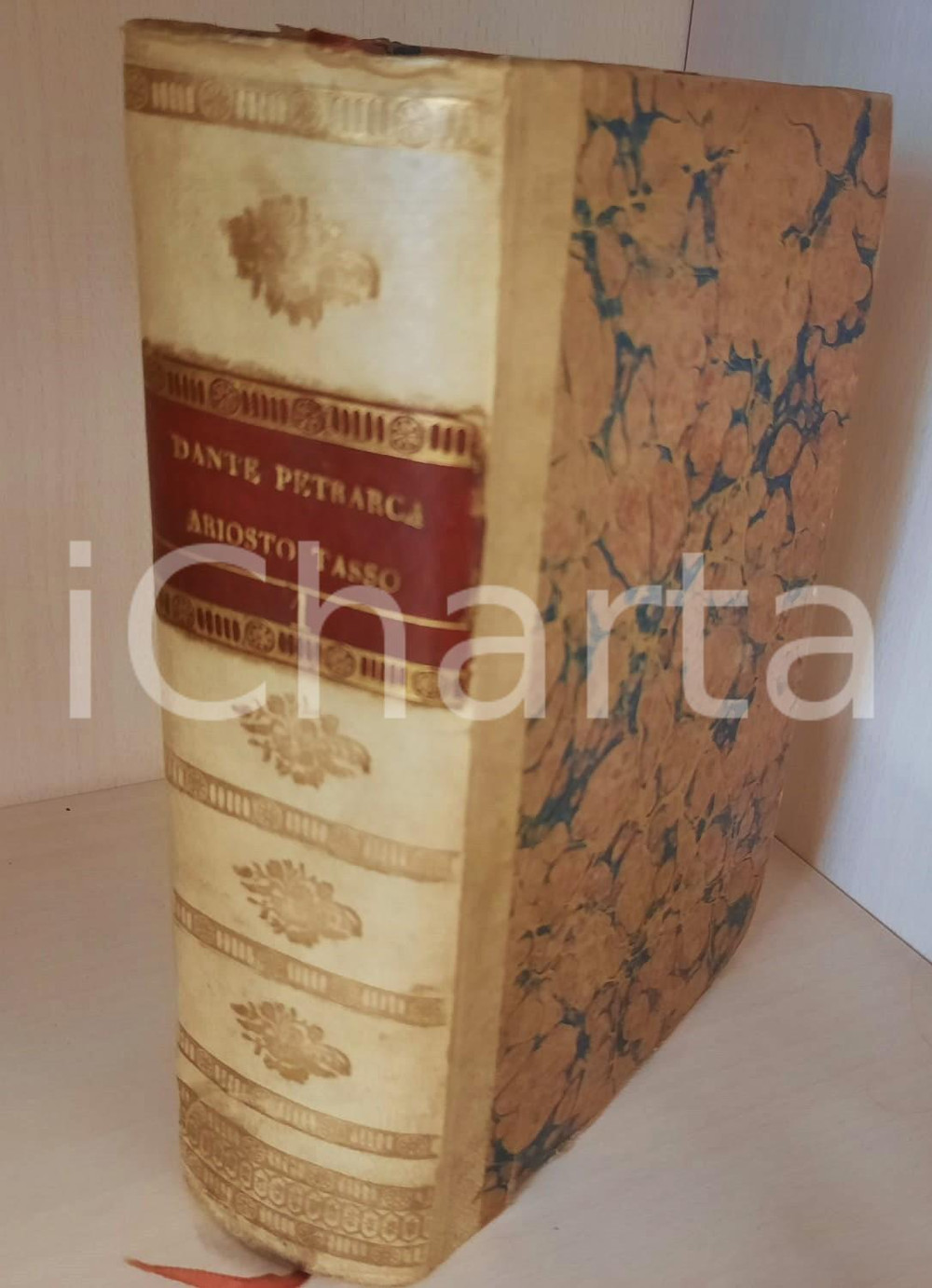 1829-30 Dante - Petrarca - Ariosto - Tasso *Biblioteca portatile del viaggiatore Legature editoriale in mezza pelle; titoli dorati al dorso.Volume primo della collana.PAGINE: 835EDITORE: Passigli, Borghi e Compagni - Firenze POOR/danneggiato macchie e fioriture; tracce d'uso all'esterno Formato: 14x21 cm originale e autentica 1