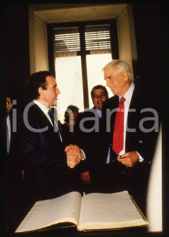 Fotografia d epoca originale 1988 MILANO Paolo PILLITTERI Burt LANCASTER  35 mm vintage slide 2 1