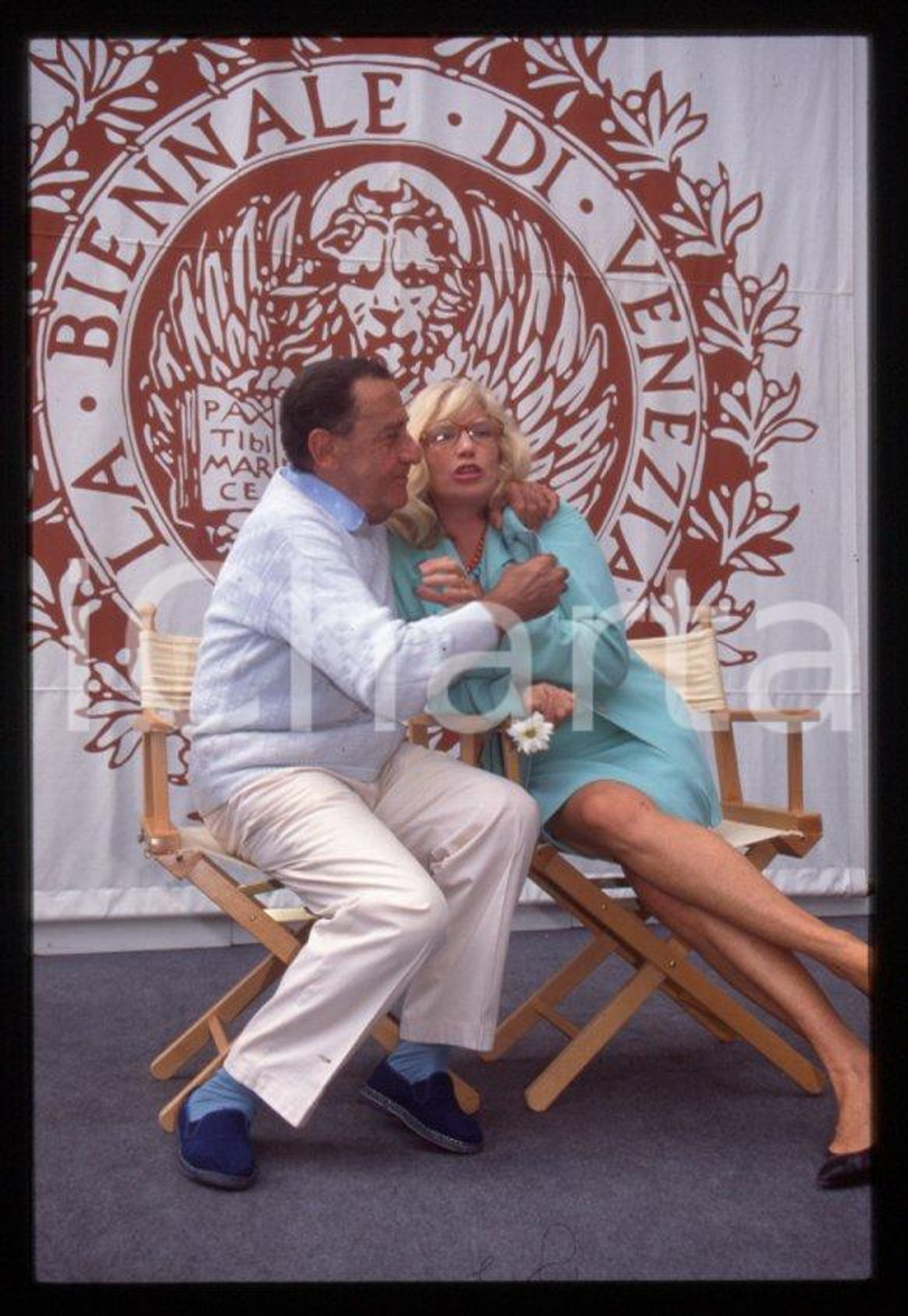 Fotografia d epoca originale 1990 ca Alberto SORDI Monica VITTI Mostra cinema VENEZIA 35 mm vintage slide 1