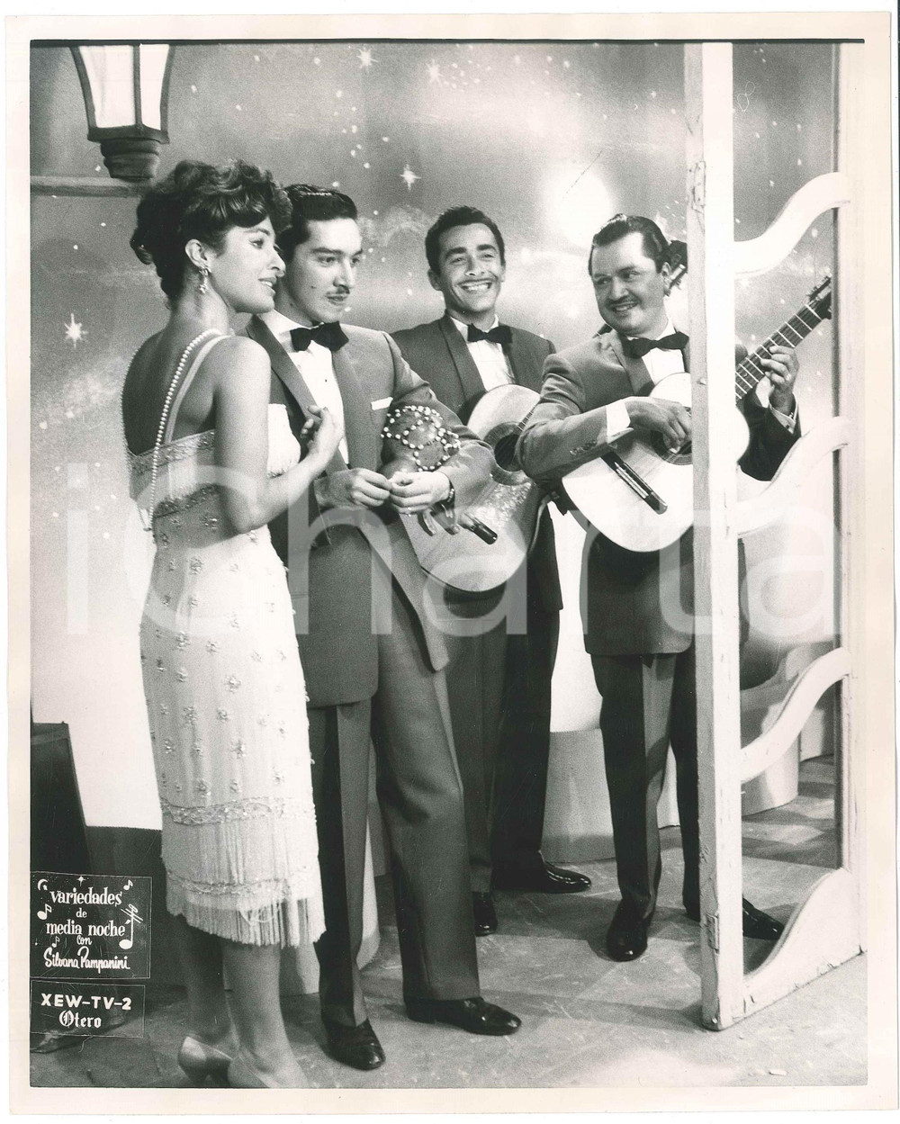 1959 MEXICO Variedade de media noche con Silvana PAMPANINI ^Photo Angel OTERO  Fotografia d'epoca.Timbro del fotografo al verso.FOTOGRAFO: Angel Otero - Mexico D. F. GOOD/buono  Formato: 20x25  originale e autentica 1
