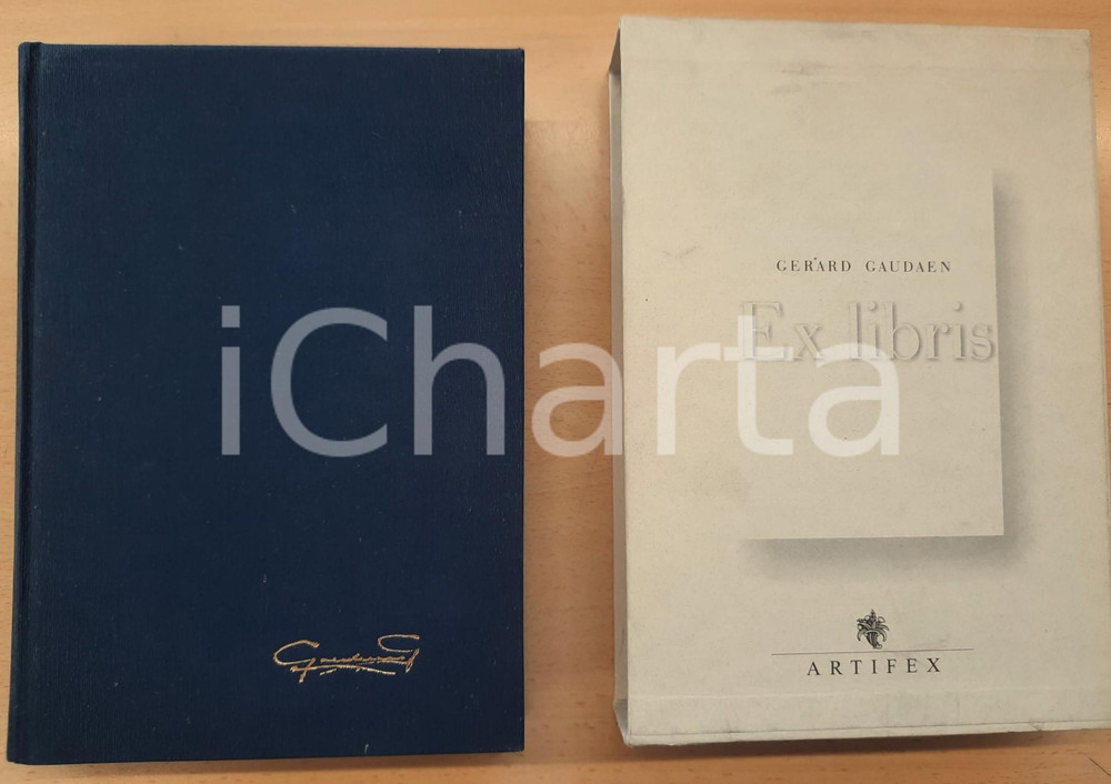 1999 Gerard GAUDAEN Ex libris - Edizioni ARTIFEX (1) Autografo NICOLI Legatura editoriale in tela, con custodia in cartoncino. Tiratura limitata in 99 esemplari (il presente è il n° 34), con firma autografa di Giancarlo Nicoli (editore).Interamente illustrato con gli ex libris di Gerard Gaudaen.PAGINE: 183EDITORE: Artifex - Lurago Marinone (CO) GOOD/buono minime macchie alla custodia Formato: 18x26 cm originale e autentica 1