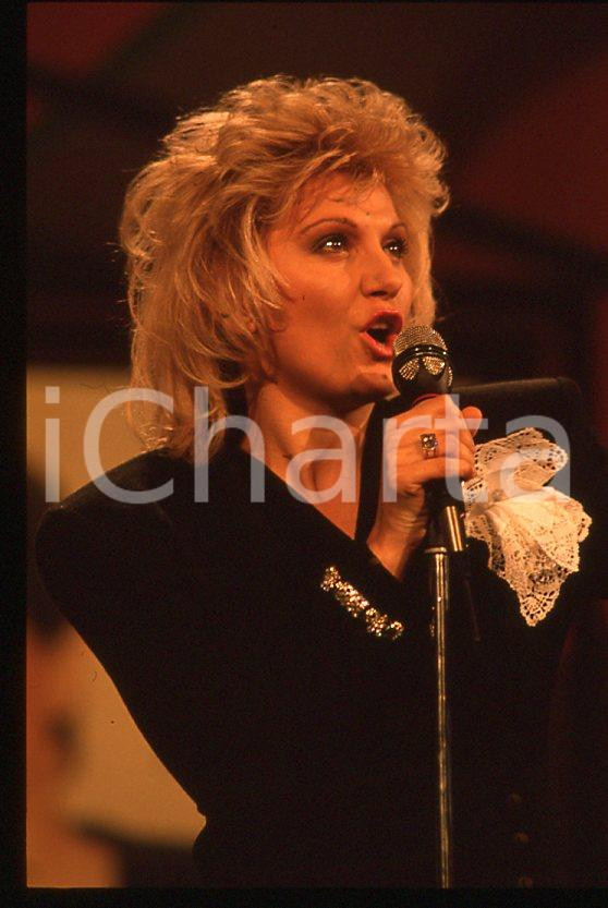 Fotografia d epoca originale 1990 ca Gilda GIULIANI Ritratto cantante  35 mm vintage slide 7 1