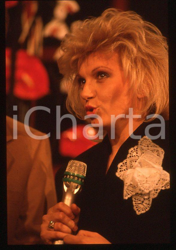 Fotografia d epoca originale 1990 ca Gilda GIULIANI Ritratto cantante  35 mm vintage slide 10 1