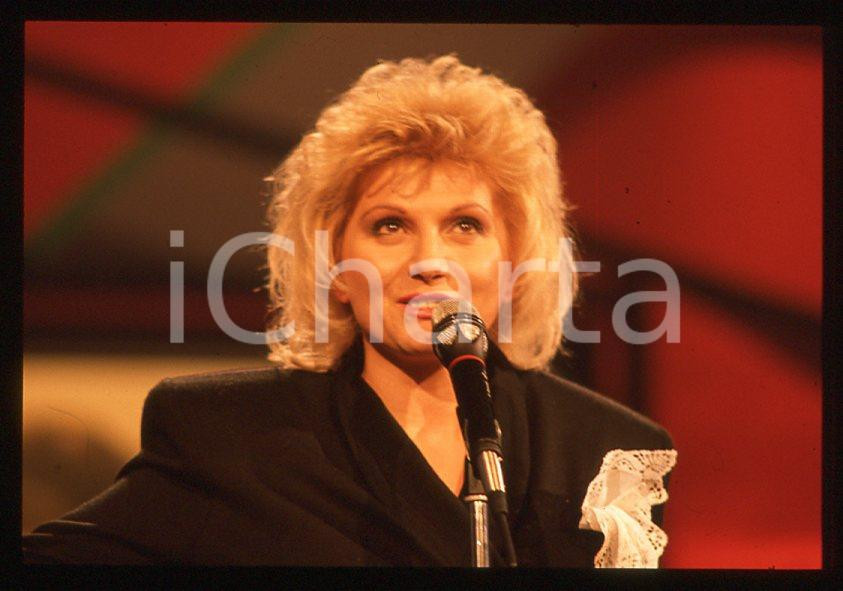 Fotografia d epoca originale 1990 ca Gilda GIULIANI Ritratto cantante  35 mm vintage slide 9 1