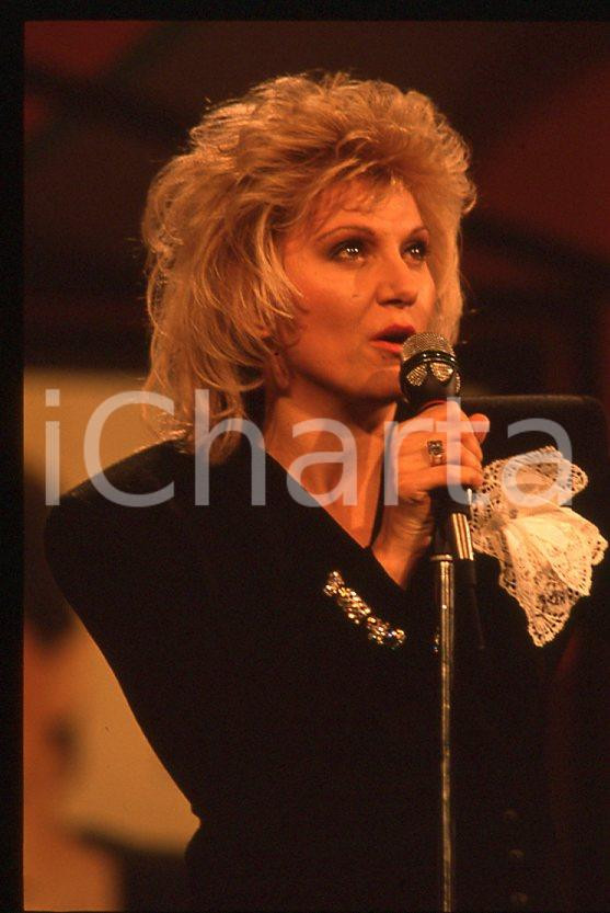 Fotografia d epoca originale 1990 ca Gilda GIULIANI Ritratto cantante  35 mm vintage slide 16 1