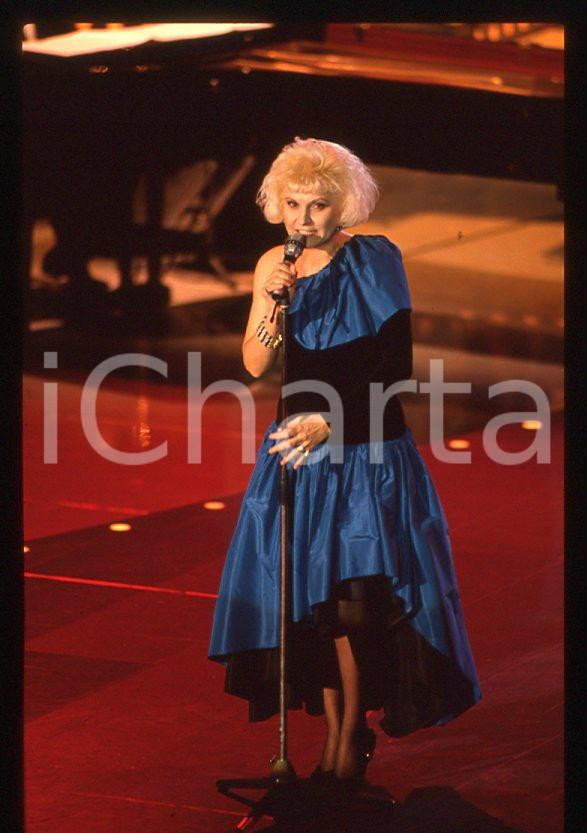 Fotografia d epoca originale 1990 ca Gilda GIULIANI Ritratto cantante  35 mm vintage slide 18 1