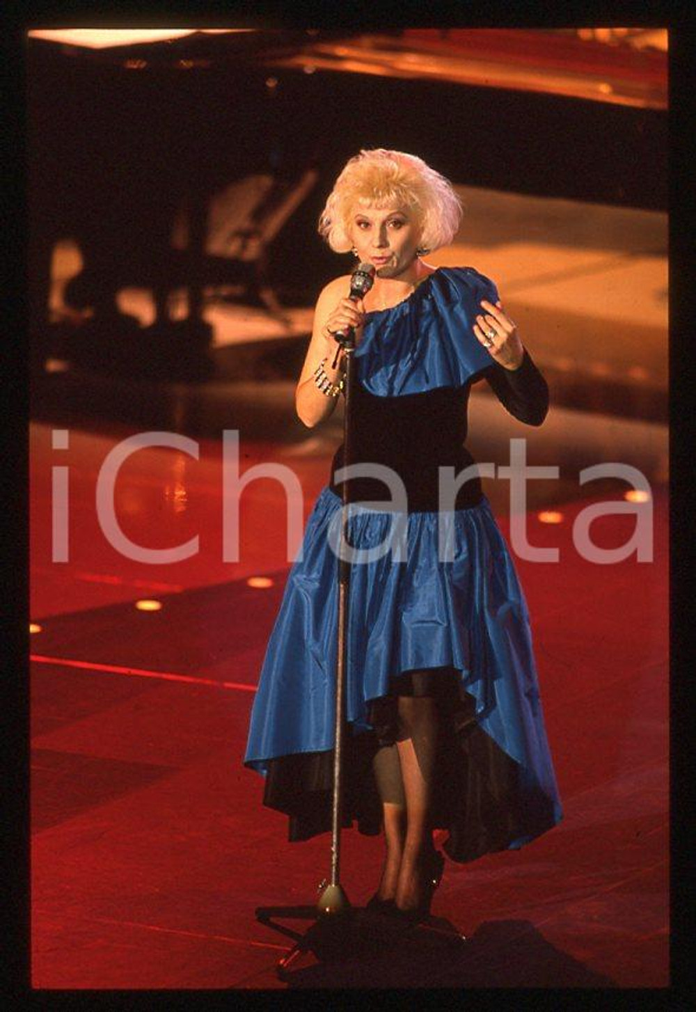 Fotografia d epoca originale 1990 ca Gilda GIULIANI Ritratto cantante  35 mm vintage slide 19 1