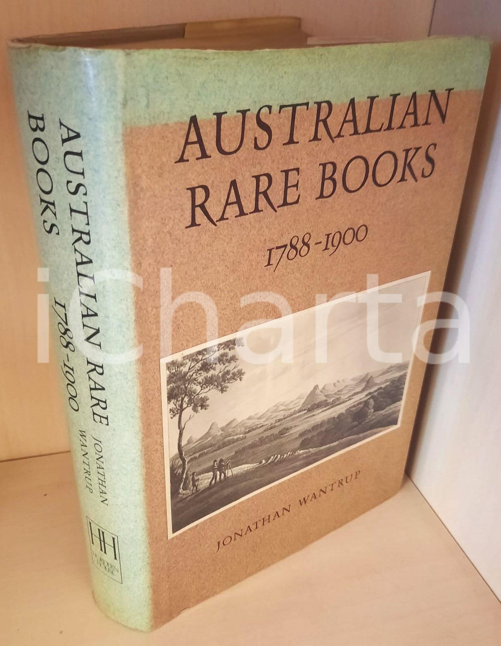 1987 Jonathan WANTRUP Australian Rare Books 1788-1900 Legatura editoriale in tela, titoli dorati al dorso. Sovraccoperta ad alette illustrata.Testo in lingua inglese.PAGINE: 466EDITORE: Syd. Hordern House FAIR/discreto buone condizioni del volume, ma piegature e lievi scoloriture alla sovraccoperta Formato: 18x26 cm originale e autentica 1