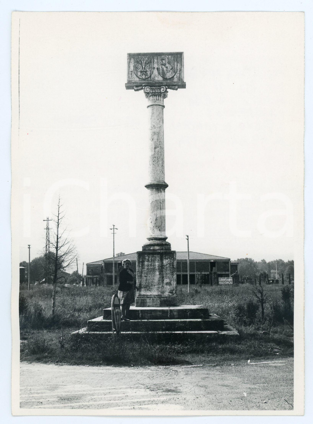 Fotografia d epoca originale 1974 POPPI Colonna commemorativa della BATTAGLIA DI CAMPALDINO Foto 13x17 cm 1