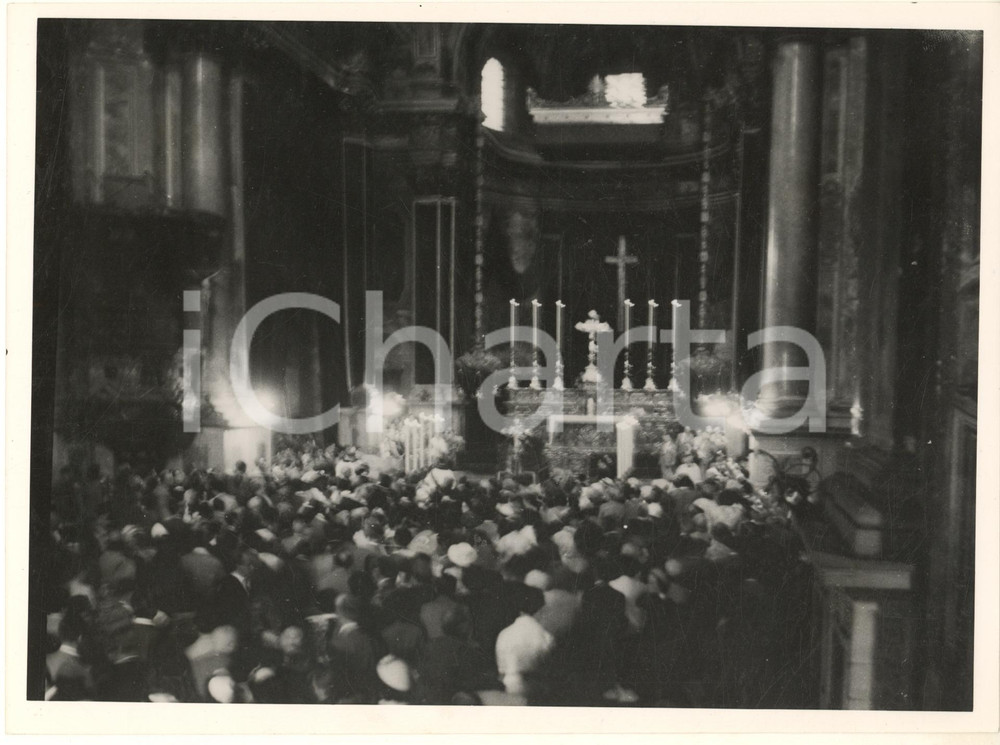 1953 MILANO Chiesa S. Alessandro - Funerali attore Ruggero RUGGERI *Foto (9) Fotografia originale d'epoca. FAIR/discreto lievi graffi; residui cartacei al verso; lievi increspature Formato: 24x18 cm originale e autentica 1