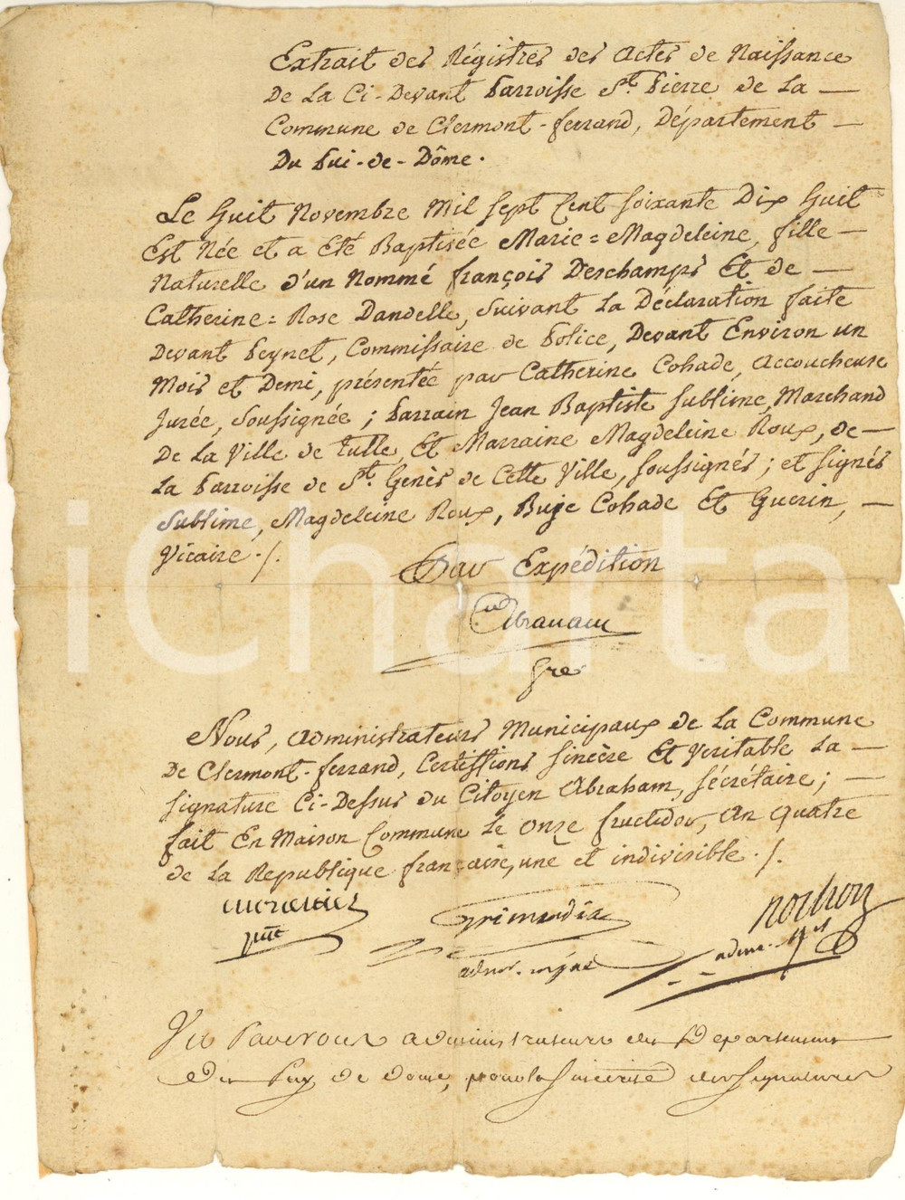 1778 CLERMONT-FERRAND Paroisse St. Pierre - Baptême Marie Magdeleine DESCHAMPS Documento manoscritto, originale d'epoca. Si tratta di un certificato di nascita e battesimo di Marie Magdalene Deschamps, figlia di François.Timbro dipartimentale al verso.PAGINE: 1 POOR/danneggiato piegature d'epoca, con piccoli strappi Formato: 18x24 cm originale e autentica 1