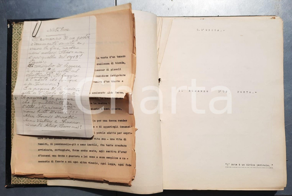 1915 STRESA - G. D'ORMEA Il romanzo d'un poeta - Dattiloscritto INEDITO Dattiloscritto originale d'epoca, contenente il testo di un romanzo inedito dal titolo "Il romanzo d'un poeta", rilegato in un fascicolo cartonato con passamaneria originale. Si tratta, con ogni probabilità, del "romanzo nel cassetto" dell'autore, G. D'Ormea, del quale sono note poche pubblicazioni scientifiche.Dell'ultima pagina è presenta anche la versione manoscritta, da considerare come il finale valido (nel dattiloscritto l'ultimo paragrafo è cassato dall'autore).Al dattiloscritto del romanzo è unito il dattiloscritto di un racconto, con una curiosa nota manoscritta (probabilmente di mano dell'autore anziano) che critica il romanzo e suggerisce di leggerne alcuni passaggi:"Il romanzo di un poeta è veramente scucito e, verso la fine, anche assai noioso. Stresa non è più quella del 1915!".PAGINE: 127 GOOD/buono ma tracce d'uso e gualciture Formato: 23x30 cm originale e autentica 1