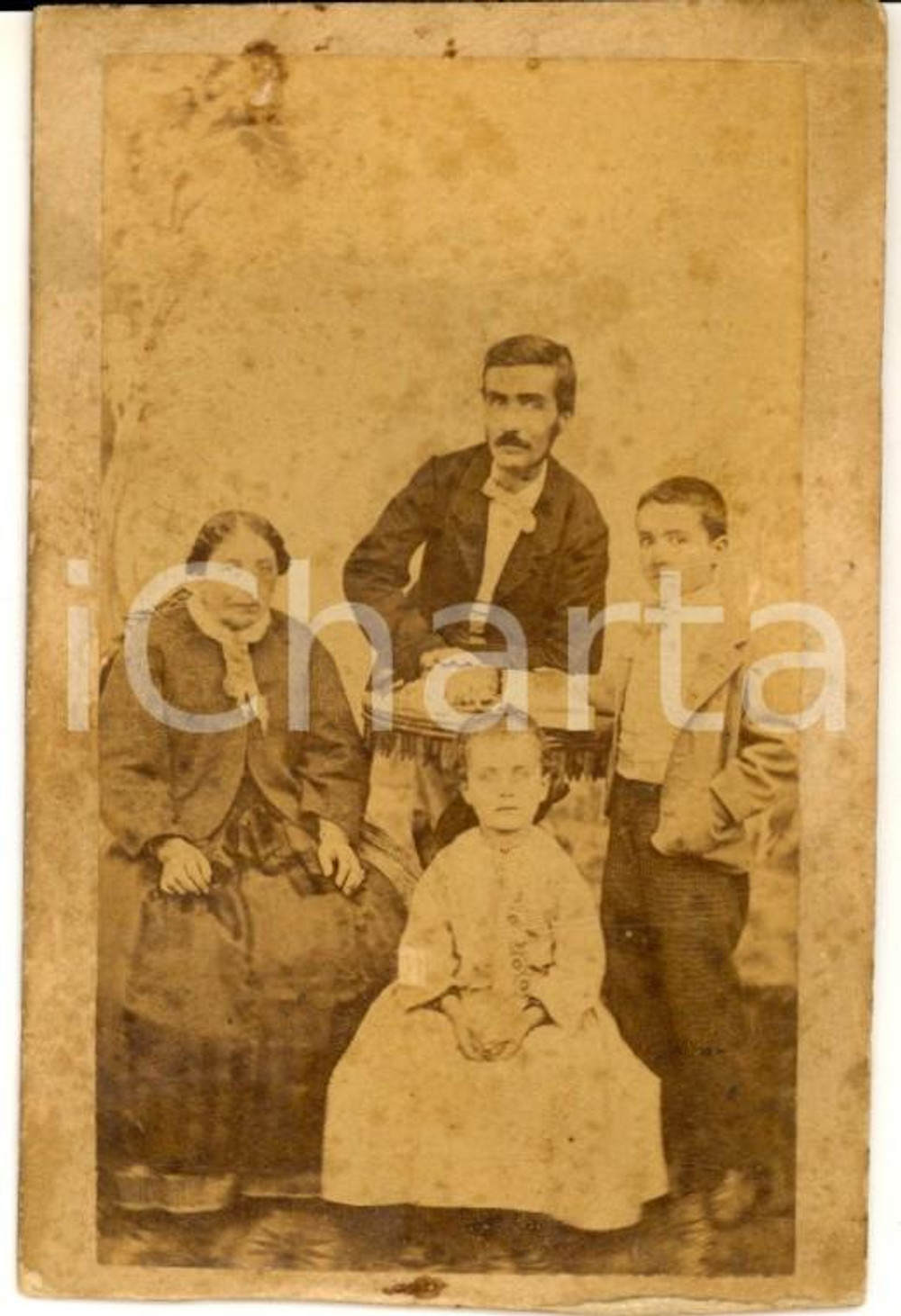 Fotografia d epoca originale 1870 ca MILANO via S. Maria Segreta  Ritratto di famiglia con bambini Foto CDV 1