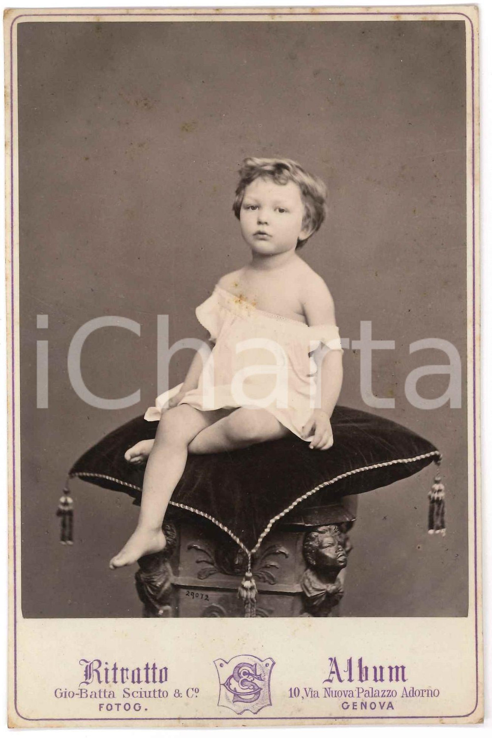 1872 GENOVA Elisa BRONZETTI figlia del garibaldino Oreste *Foto SCIUTTO (2) Fotografia originale d'epoca, su cartoncino morbido, che ritrae la bambina figlia del patriota e garibaldino Oreste Bronzetti.FOTOGRAFO: Genova - G. B. Sciutto GOOD/buono  Formato: 11x16 cm originale e autentica 1