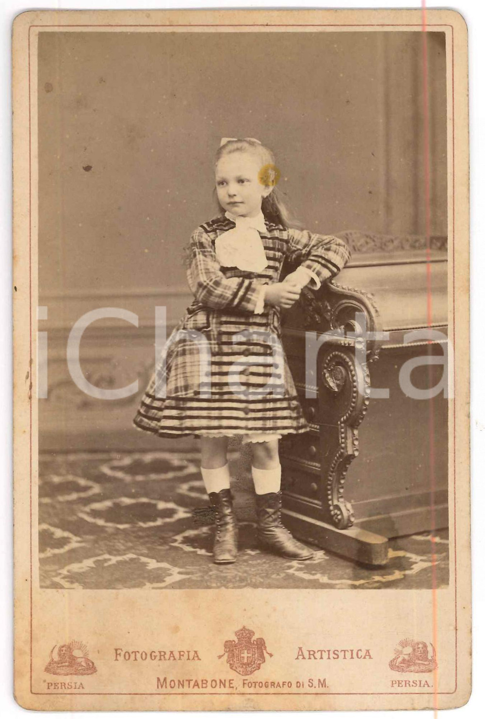 1875 ca MILANO Elisa BRONZETTI figlia del garibaldino Oreste *Foto AUTOGRAFO Fotografia originale d'epoca, su cartoncino rigido, che ritrae la bambina figlia del patriota e garibaldino Oreste Bronzetti.Messaggio autografo al verso di dedica allo zio Basilio (Basilio Maffezzoli, fratello della madre Caterina, patriota e amico del padre Oreste).FOTOGRAFO: Montabone di C. Marcozzi - Milano POOR/danneggiato macchie Formato: 11x16 cm originale e autentica 1
