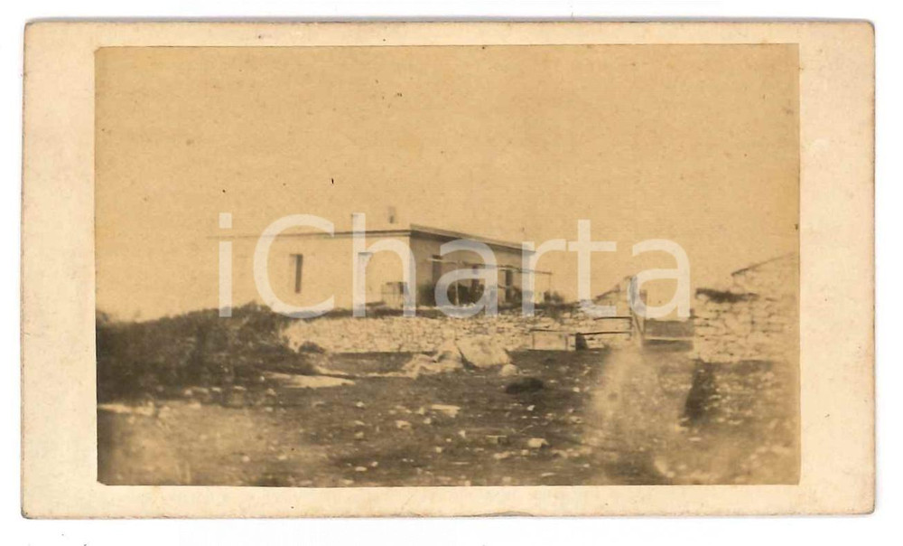 1870 ca CAPRERA La "casa bianca" di Giuseppe GARIBALDI *Foto CDV ANIMATA Fotografia originale d'epoca, montata su cartoncino morbido. GOOD/buono  Formato: 10x6 cm originale e autentica 1