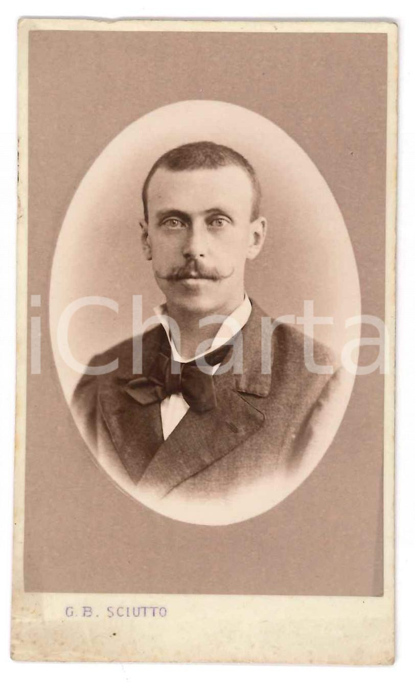 Fotografia d epoca originale 1890 ca GENOVA Ritratto maschile  Foto G. B. SCIUTTO  CDV 1