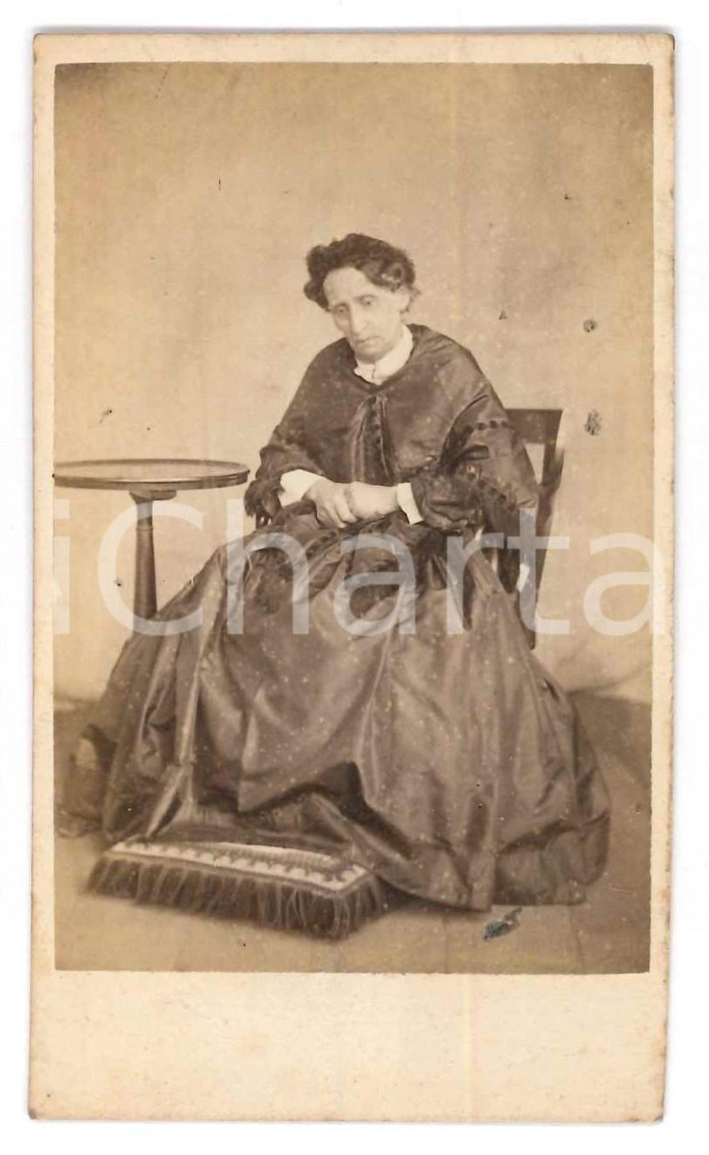 1890 ca BRESCIA Ritratto di donna anziana  - Foto A. OGHERI - CDV  Fotografia d'epoca, montata su cartoncino.FOTOGRAFO: A. Ogheri - Brescia FAIR/discreto Lievi bruniture Formato: CDV (6x10 cm) originale e autentica 1